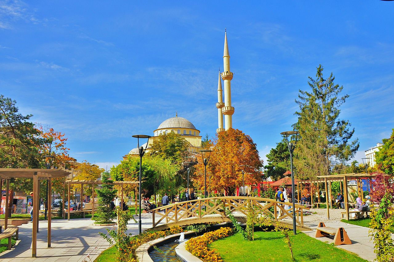 سەمای ماسی ئینجی و  قەلاکەی  وان 